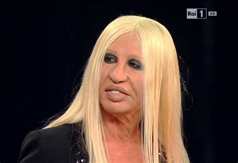 virginia raffaele imitazione donatella versace sanremo|Virginia Raffaele a Sanremo 2016: l’imitazione di .